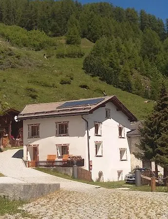 Berghaus Am Sonnenhang Valpaschun Semesterbostad Valchava