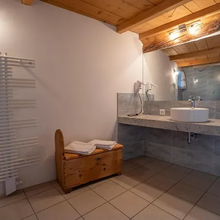Berghaus Am Sonnenhang Valpaschun Ferienhaus *