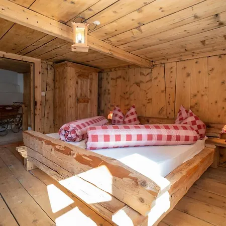 Berghaus Am Sonnenhang Valpaschun *