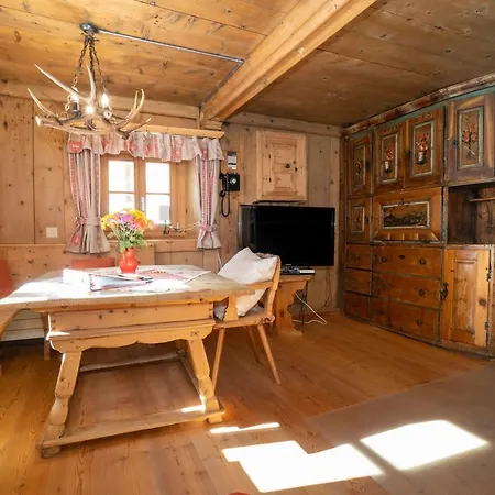 Berghaus Am Sonnenhang Valpaschun Tatil Evi Valchava