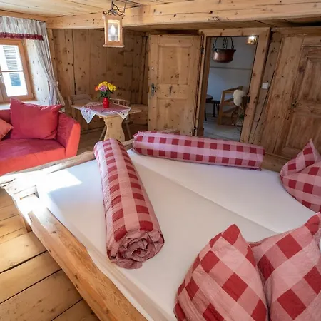 Ferienhaus Berghaus Am Sonnenhang Valpaschun