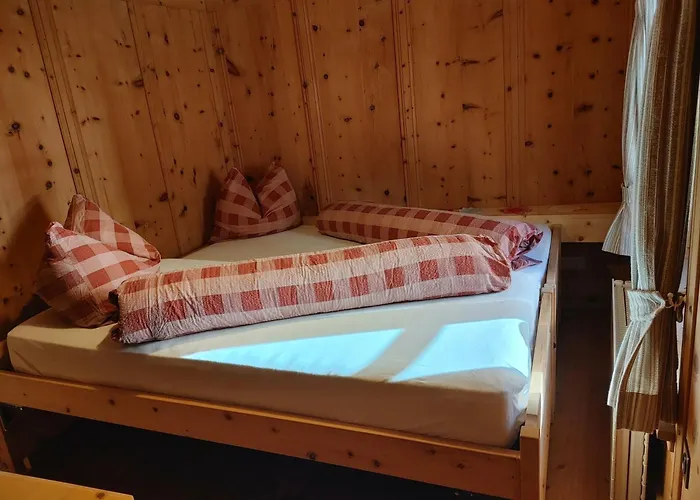 Berghaus Am Sonnenhang Valpaschun *