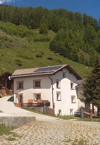 Berghaus Am Sonnenhang Valpaschun Hébergement de vacances Valchava