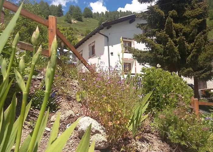 Berghaus Am Sonnenhang Valpaschun Ferienhaus *