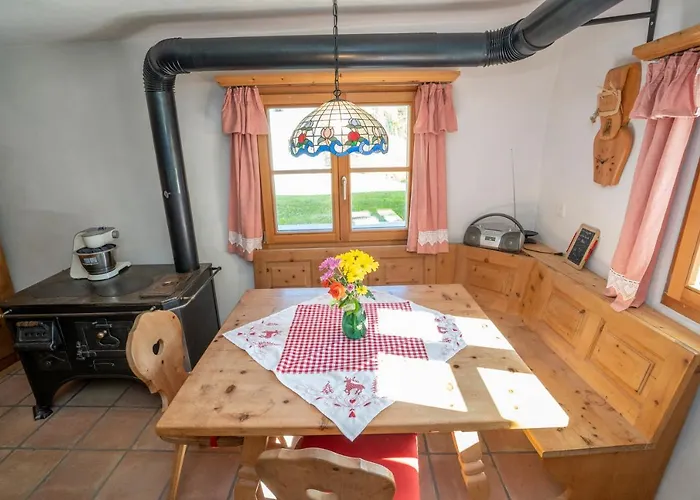 Berghaus Am Sonnenhang Valpaschun Ferienhaus *