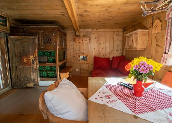 Berghaus Am Sonnenhang Valpaschun Ferienhaus *