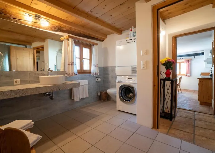 Berghaus Am Sonnenhang Valpaschun Ferienhaus