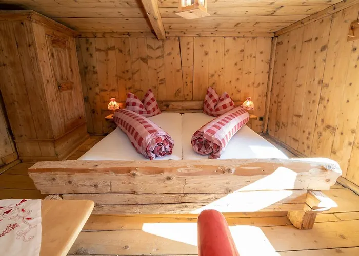 Berghaus Am Sonnenhang Valpaschun Ferienhaus Valchava