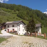 Berghaus Am Sonnenhang Valpaschun * Valchava