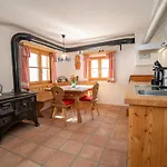Berghaus Am Sonnenhang Valpaschun *