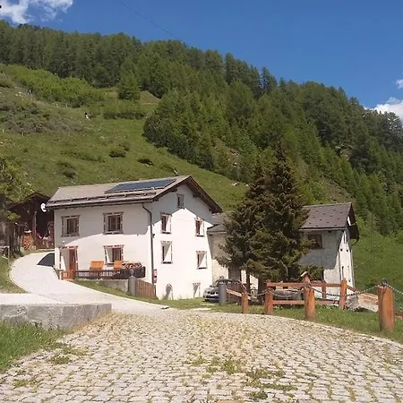 Berghaus Am Sonnenhang Valpaschun * Valchava