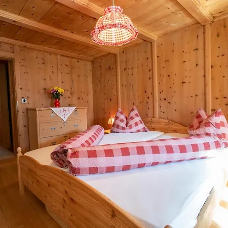 Berghaus Am Sonnenhang Valpaschun