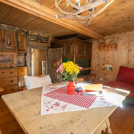 Berghaus Am Sonnenhang Valpaschun *