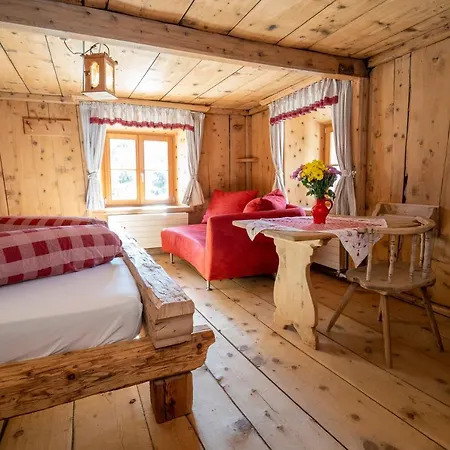 Semesterbostad Berghaus Am Sonnenhang Valpaschun *