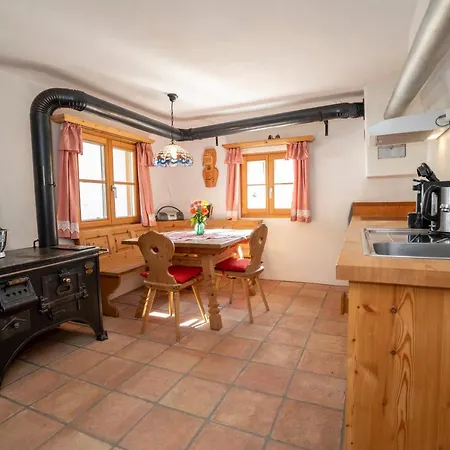 Berghaus Am Sonnenhang Valpaschun *